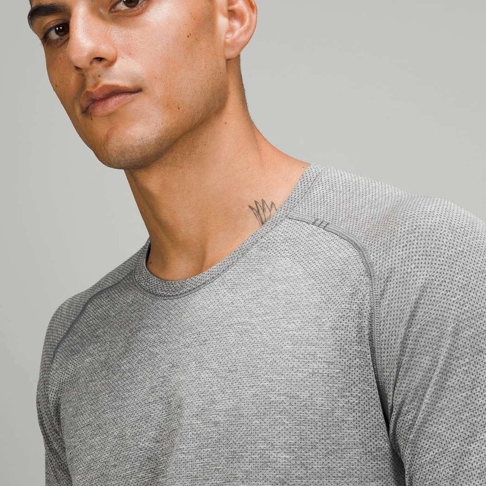 Lululemon Grey Metal Vent Tech Long Sleeve Shirt Tee 2.0 Slate White Size XL - Picture 3 of 14